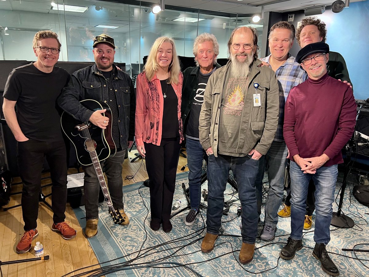 Hear @RodneyJCrowell chat w/ @SteveEarle & perform songs from #TheChicagoSessions #HardcoreTrourbadourRadio permiering SAT 5/27 9pET @SIRIUSXM Ch60 & streaming on the #SXM app & siriusxm.us/InsideOutlaws