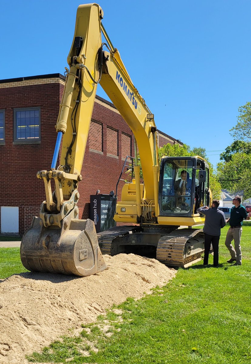 cindi_clair's tweet image. It is with great pride and excitement,  Dr. Paolo, helping get the groundbreaking event started at the new Fairport Harbor Schools PreK-12 project.   Thank you to all for joining the celebration today!