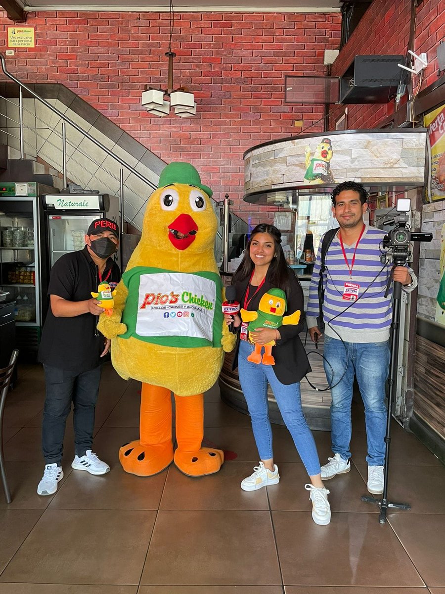 pios_chicken's tweet photo. #Entrevista
Gracias #Exitosa por su cariño y preferencia.
Pide tu también al PiosDelivery:
Ate - Puruchuco: 351-6666 | 351-7878 | 999-999-920.
Ate - Amauta: 991-338-812
Country Club Punta Hermosa y El Bosque:  988-823-966.
#PégateAlSabor #RadioExitosa #PollitoConPapas https://t.co/SewP6ocGeD