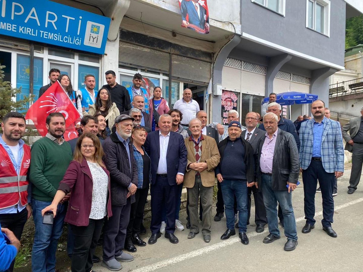 Chppersembegenc's tweet image. Milletvekilimiz Sn. Cemal Enginyurt ile birlikte Kırlı mahallesindeki esnafımızı ziyaret ettik ve halkımızla buluştuk. 

28 Mayıs’ta Cumhurbaşkanı adayımız Sn. Kemal Kılıçdaroğlu’na destek istedik.

#KırlıHakkınıAlacak 
#HepBirlikteSandığa