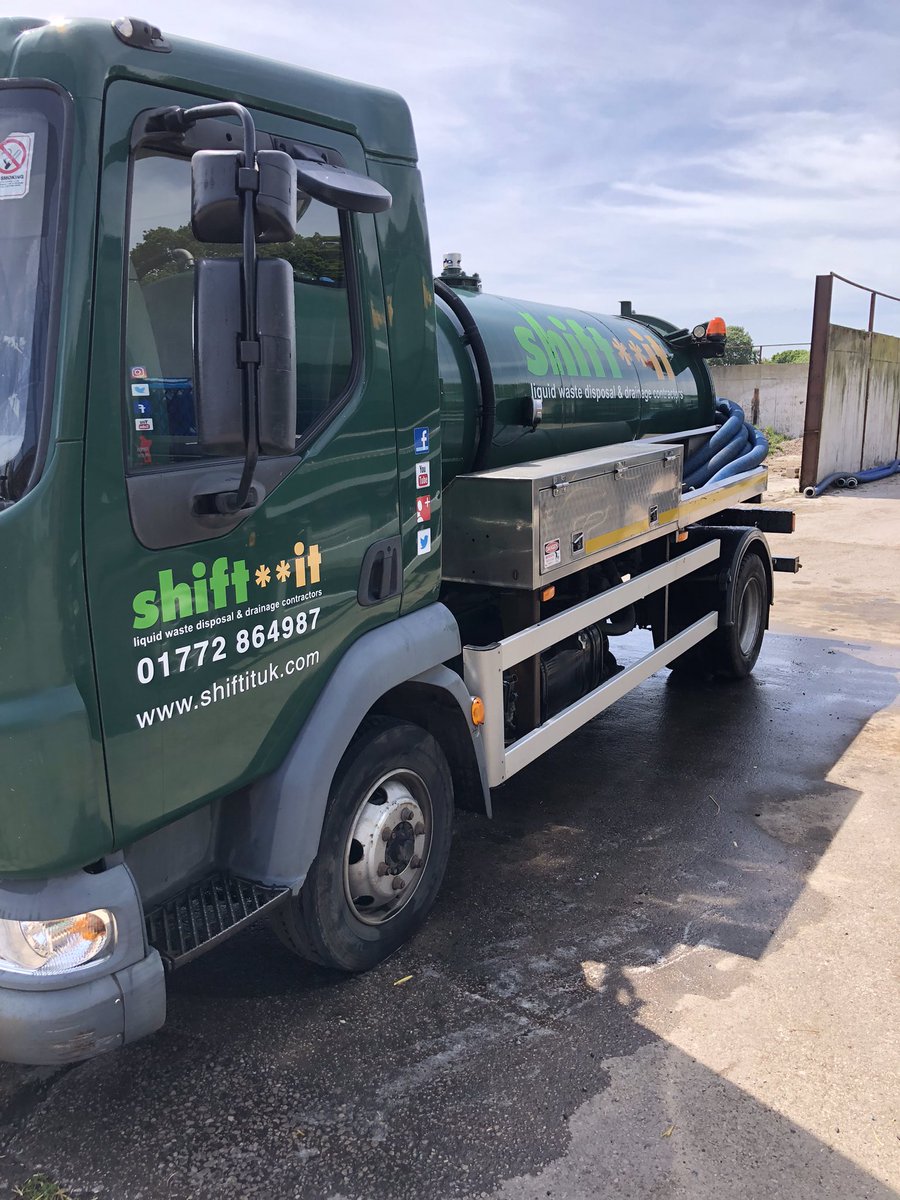 shiftituk's tweet image. After several years of loyal service, ‘Gary’ is now available to buy. 700 Gallon capacity and perfect for those hard to reach places. Please drop us a message if interested. Price is negotiable.

Have a great Bank Holiday Weekend everyone! #shiftit