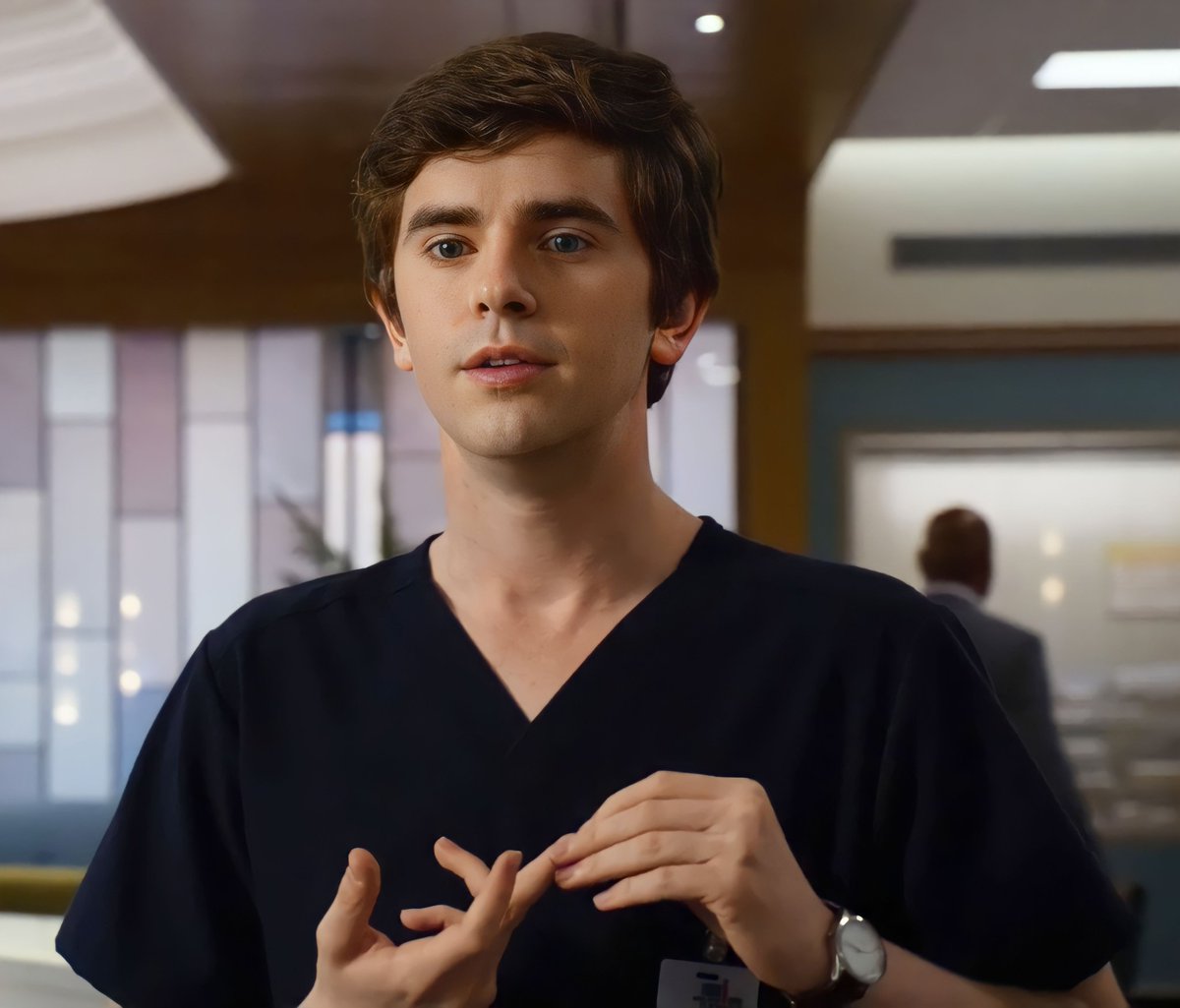 Do you hang your toilet paper over or under? 🧻🥞🍏💖💙 #FreddieHighmore #FreddieFriday #DrDimples #DrShaunMurphy #TheGoodDoctor #TGDsquad2 @freddiehighmore @GoodDoctorABC @SPTV @ABCSignature 
Screencap by @mskitkat2u ♾️💖💙