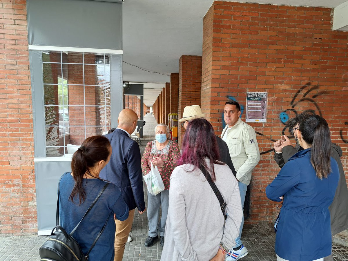 AntonioHurtado's tweet photo. El PSOE en las Moreras, el PP en las Tendillas. Barrio Pobre-Barrio Rico. Eh ahí la diferencia. #Esperanza #ElCambioParaCórdoba #AntonioHurtado #VotaPSOE 🌈💚🌹 https://t.co/gx8Pbdt8fR