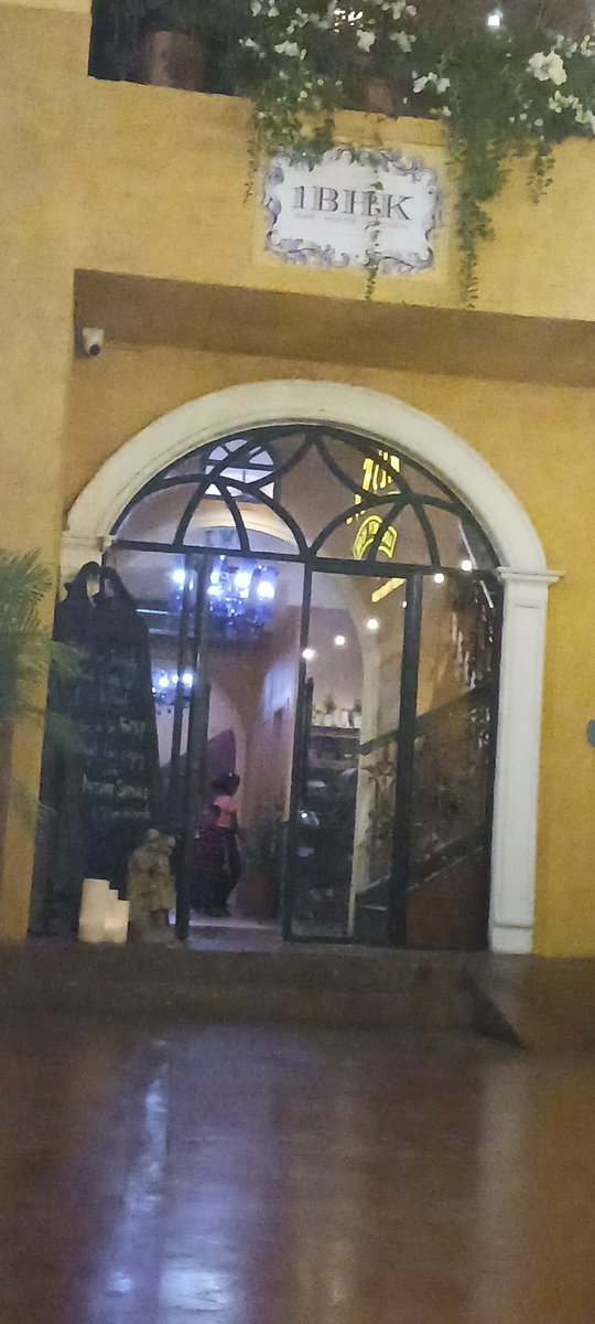 Redstallion236's tweet photo. @MFuturewala This place you get amazing food, amazing live band on Sunday
#mustvisit Resturant #Mumbai
Vashi #Ibhk https://t.co/tRSX5tcUK3