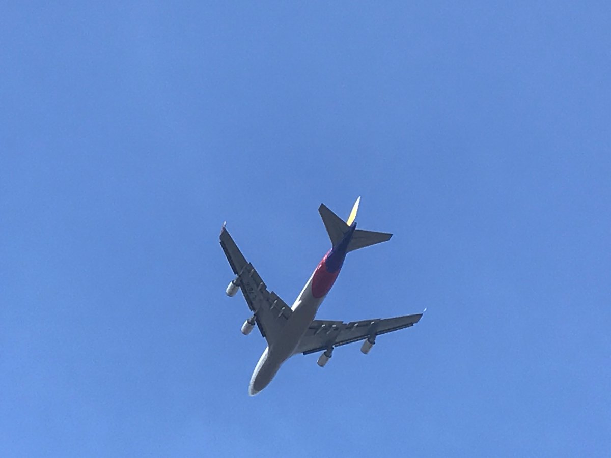 Extraordinaire réaction de méconnaissance des Lois de <a href="/arnaudfeist/">Arnaud Feist</a> et @brusselsairport qui contestent le chiffre de 1.500 révélé par Feist lui-même sur les plateaux de télé; puis Feist confond normes de bruit (compétence régionale) et niveaux de bruit (compétence fédérale)