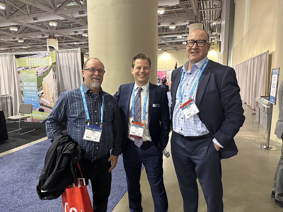 ⁦@FCM_online⁩ conference in ⁦@cityoftoronto⁩ .  ⁦@cityburlington⁩ councillor ⁦@rorynisan⁩ and #Mayor of #HastingsHighlands Tony Fitzgerald.  Tony was educator with ⁦@alcdsb⁩ in #Bancroft for 30 years.  ⁦@alcdsb_omer⁩