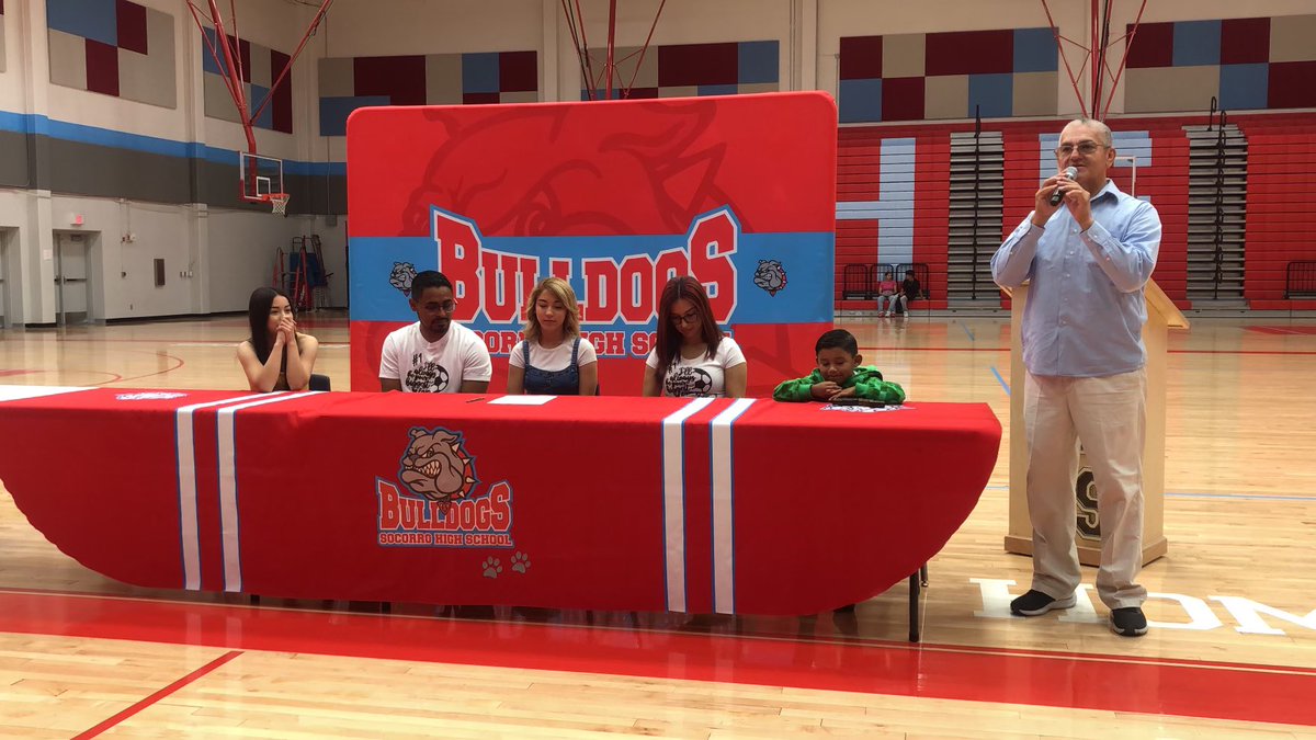 Coach Flores tweet media