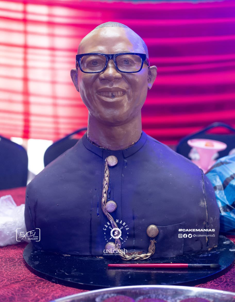 Thinna_Bodi's tweet image. Ellu P…..75
Ellu P…..75

Obidients come o. 
Them don bake my Principal o for #CakeMania5