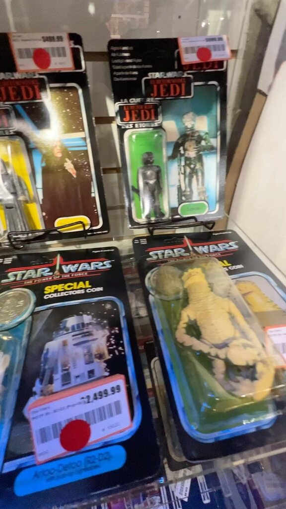 FarpointToys's tweet photo. ✨Brace yourselves, Star Wars fans! Farpoint is unveiling a treasure trove of rare vintage MOC Kenner Star Wars figures!✨
#farpoint #farpointtoys #farpointfinds #fromretrotorightnow #comics #retrocomics #toystoystoys #toys #toytok #smallbusiness #s… https://t.co/SdXCySMZ43 https://t.co/Ez97BNO49k