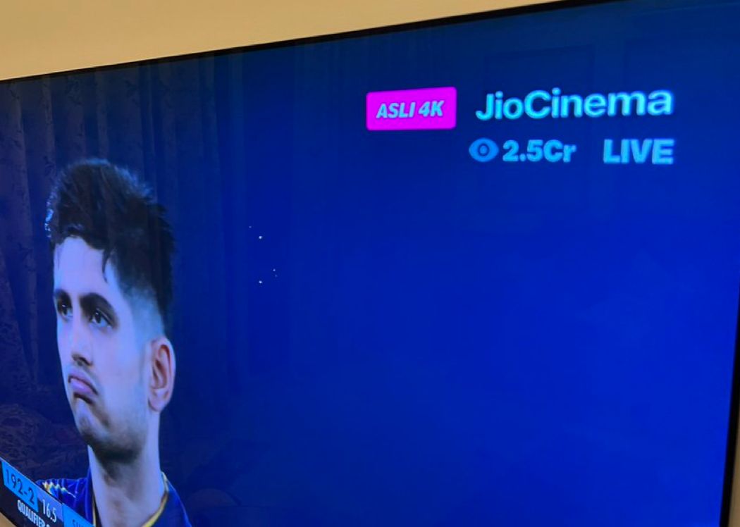 A NEW WORLD RECORD ⚡ The next generation is here, on the pitch and on the digital screen 🫡 2.57 Cr viewers together witnessed Shubman Gill's show, a streaming world record that could just be broken tonight or this coming Sunday! #IPLonJioCinema #GTvMI