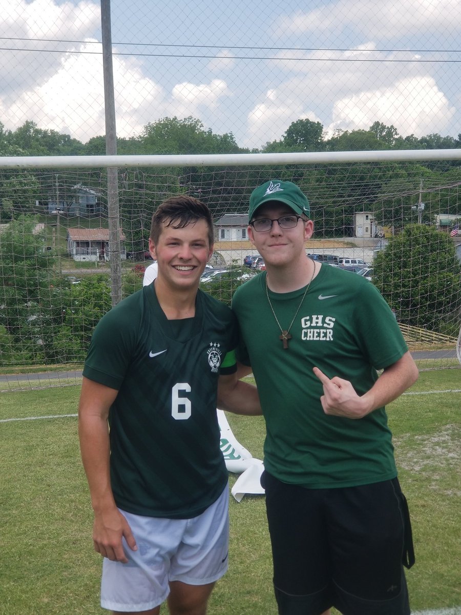 david_painter28's tweet photo. Go get em 6!!! Enjoy every last minute of it!!!💚⚽️🏆💍 https://t.co/MVQhotREhs