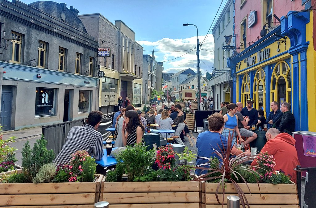 GalwayNote's tweet photo. William St West alive and buzzing in the Sunshine, call down for a pint and chat! #Galway #Westend #Bestend https://t.co/Fk025Zt0Q5