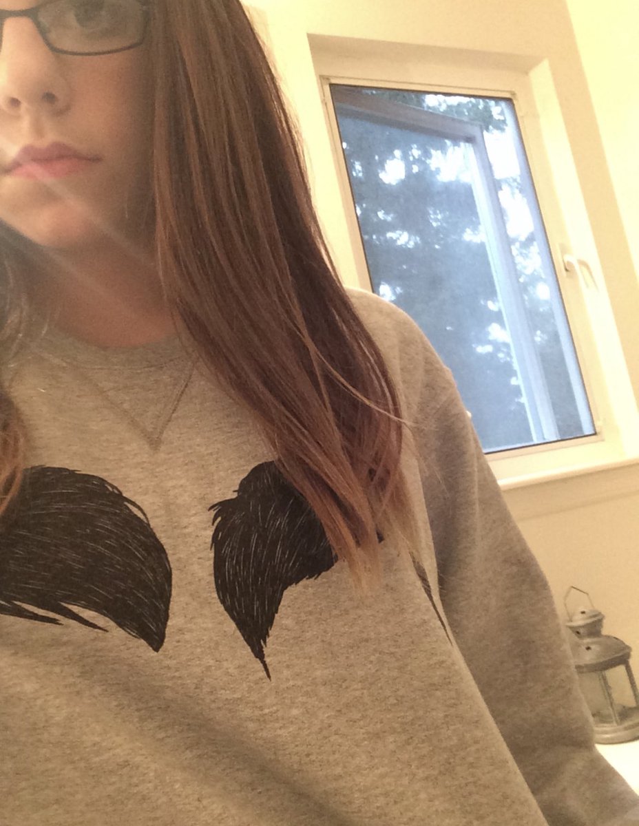 jurassicfirst's tweet photo. @natureshermit No fr why did I do that, the kids at school called me eyebrow boobs and I Still wore it 🤦‍♀️ https://t.co/vfmpulIl7x