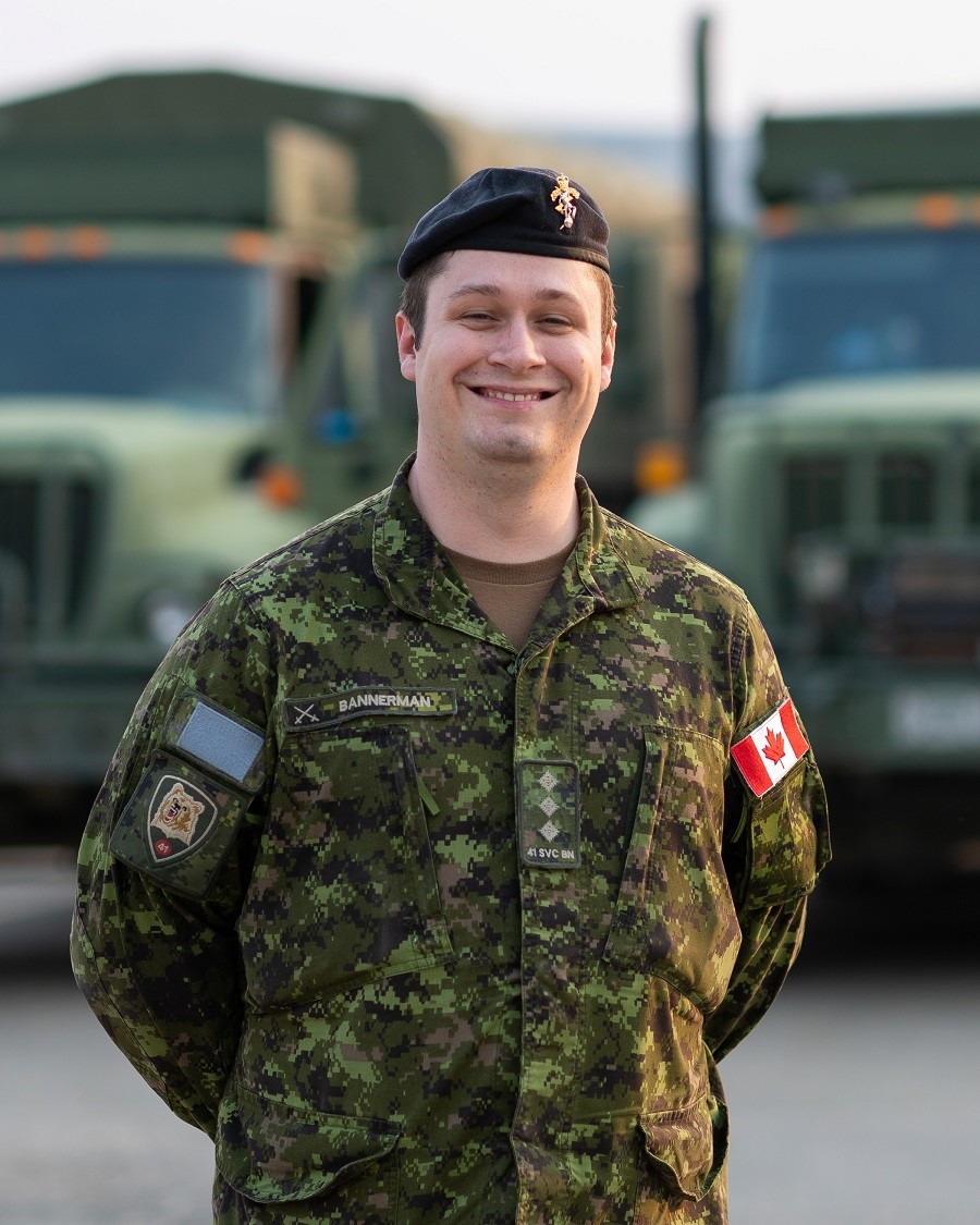 3CdnDiv3DivCA's tweet photo. "It means so much to be able to help the community that my family has such close connections with. It is surreal to see my wedding venue as a headquarters.”

#SaturdayRead from the @WesternSentinel :

https://t.co/9wgdIDOtsa https://t.co/X9bxuiiqu4