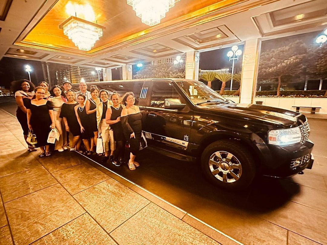 belllimolv's tweet photo. Make your 50th birthday shenanigans legendary with us🍾🎈

📸: sherylwowie on Instagram 

Book your luxury ride today! 

#VegasExperience #VegasVacay #Getaway #HarryReidInternationalAirport #WelcometoLasVegas #LasVegasStyle https://t.co/T77YtQtUZ8