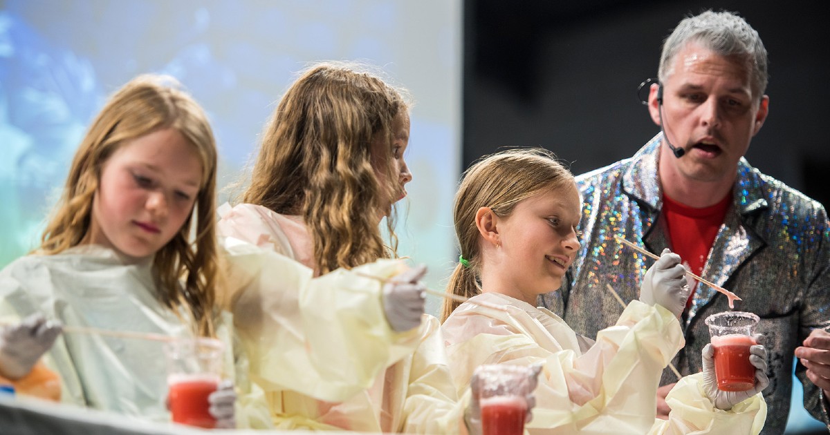 Science Rendezvous Kingston 2023 gathered a vintage firetruck, state-of-the-art robots, medical students doing live ultrasounds of their own hearts, and much more! The event had 5.3K visitors and dozens of exhibits and demos. Learn more: bit.ly/3IDspbp#SRKing…