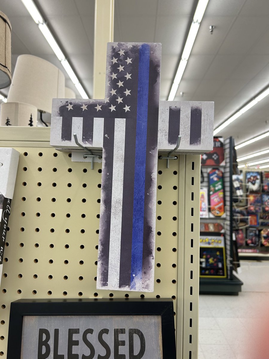 masonmennenga's tweet image. this actually makes sense since both the cross and the police are tools of state violence