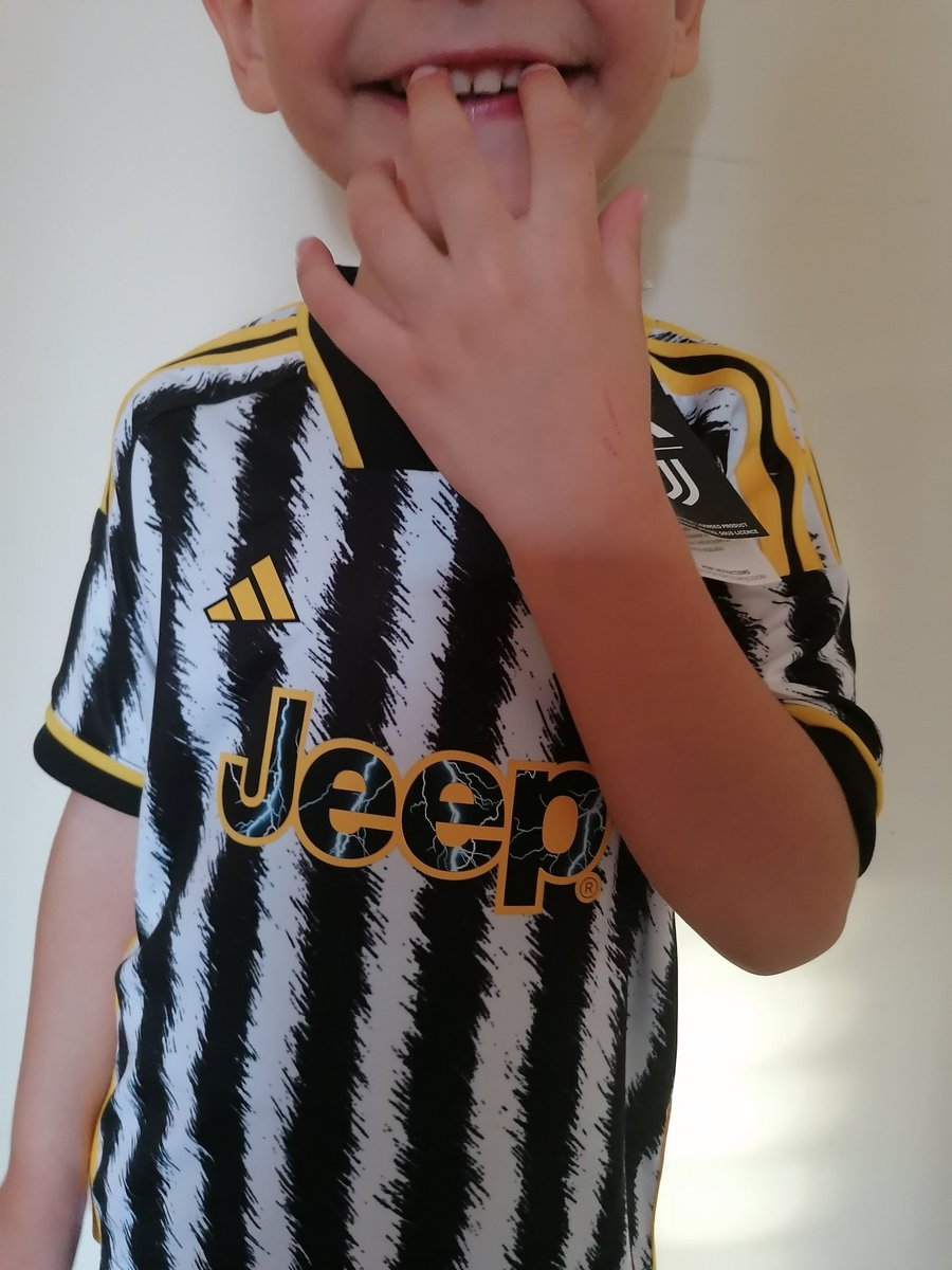 gianpiero82's tweet photo. Piccoli Juventini crescono
#STOREJUVENTUS #BESTJUVEFAN https://t.co/YagJq8PlxJ