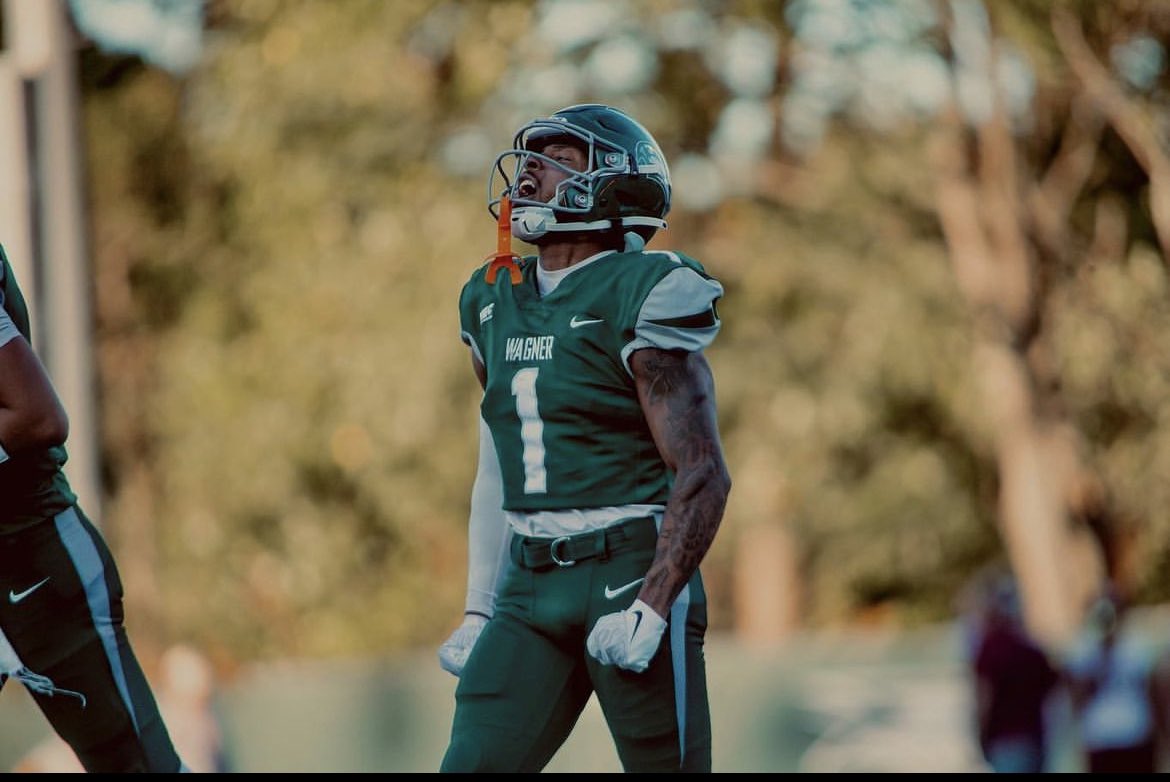 Blessed To Receive An Offer From Wagner College💚🤍 #GoSeahawks  <a href="/sims_coach/">COACH SIMS</a> <a href="/Coach_RGreeN/">Robert green</a> <a href="/TheCribSouthFLA/">Frank Tucker</a> <a href="/GabyUrrutia247/">Gaby Urrutia</a> <a href="/Rivals/">Rivals</a> <a href="/coachsotoj/">Juan Soto</a>