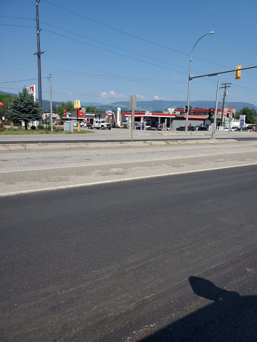 jerry44_'s tweet photo. Almost summer in #armstrong #spallumcheen and they still have not swept the roads.  Will @TranBC  be paying the $300 windshield premium when I get a rock chip? @KylloGreg
@AimRoads @VernonMattersca https://t.co/mc32mMeLU5