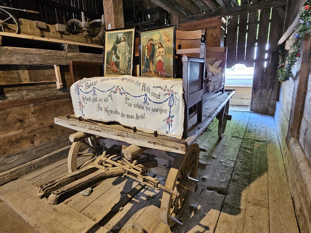 AdrianZublin's tweet photo. Schweizer Freilichtmuseum / Musée suisse en plein air #Ballenberg.

Bauernhaus / Maison paysanne
(Wila/ZH, 1580). https://t.co/2AkgGftpGU