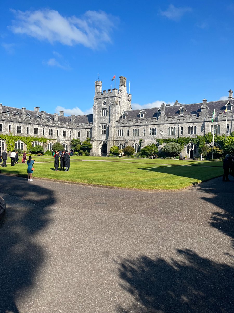 Congratulations to the UCC Medicine Class of 2023 who graduated today! It was my privilege to teach you. Exciting times ahead!@UCCMedHealth <a href="/UCC_Medicine/">UCCMedicine</a> <a href="/UCCMedSoc/">UCC Medical Society</a>