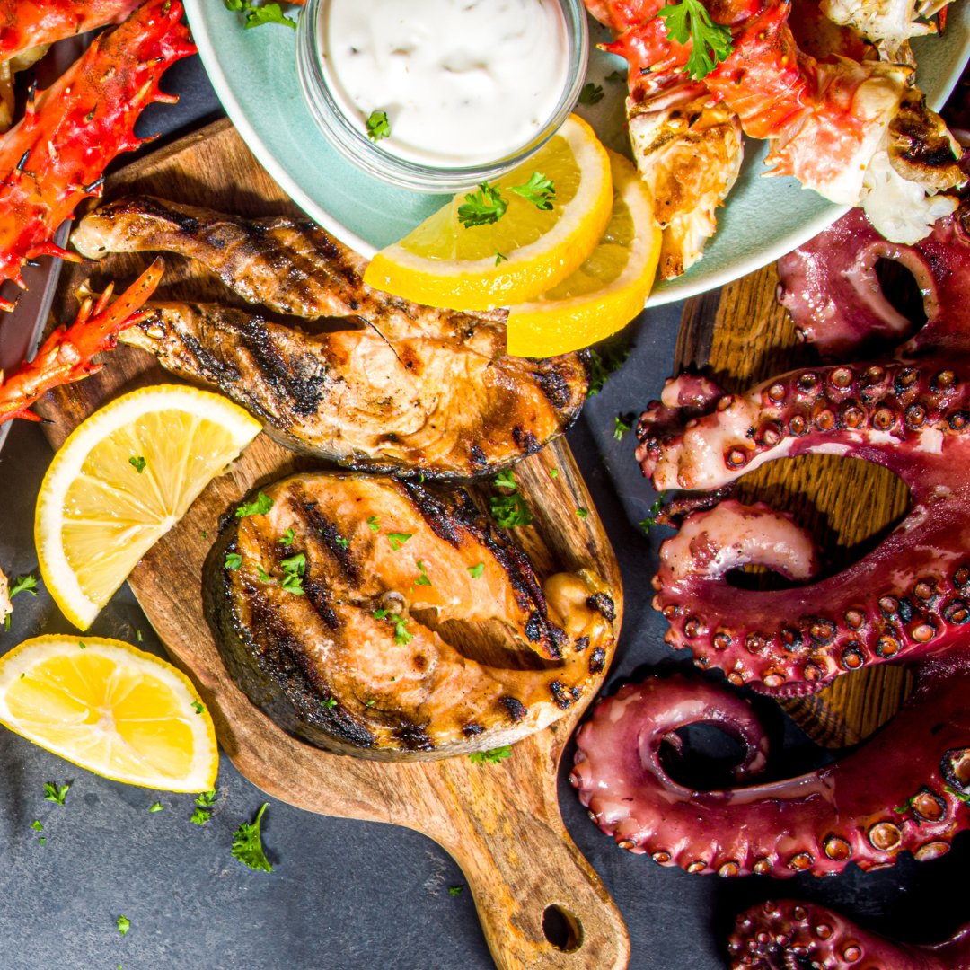 AllFreshSeafood's tweet photo. 👉 We're kicking off the official-unofficial start of summer with delicious #grilledfish and #grilledoctopus 😎🐙🐟 What's on your summer BBQ list? 🤤

📦 Shop fresh seafood + prime meats at https://t.co/XxRbYF133u plus check out our daily deals! 📦 https://t.co/HR97SYjWOu