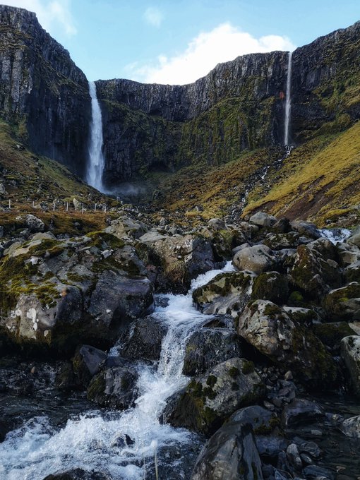 Greetings from Grundarfj&ouml;r&eth;ur foss. 🇮🇸 https://t.co/wzvRaRauJV