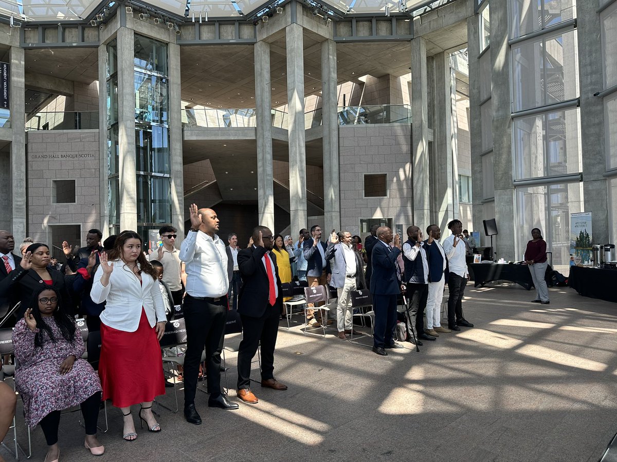 mflalonde's tweet photo. An honour to host a citizenship ceremony where 44 new Canadians from 17 countries were sworn in at the beautiful @NatGalleryCan
Un honneur d’accueillir 44 nouveaux Canadiens provenant de 17 pays lors d’une cérémonie de citoyenneté! Félicitations!
#macitoyenneté
#mycitizenship https://t.co/cxzwPfNBgZ