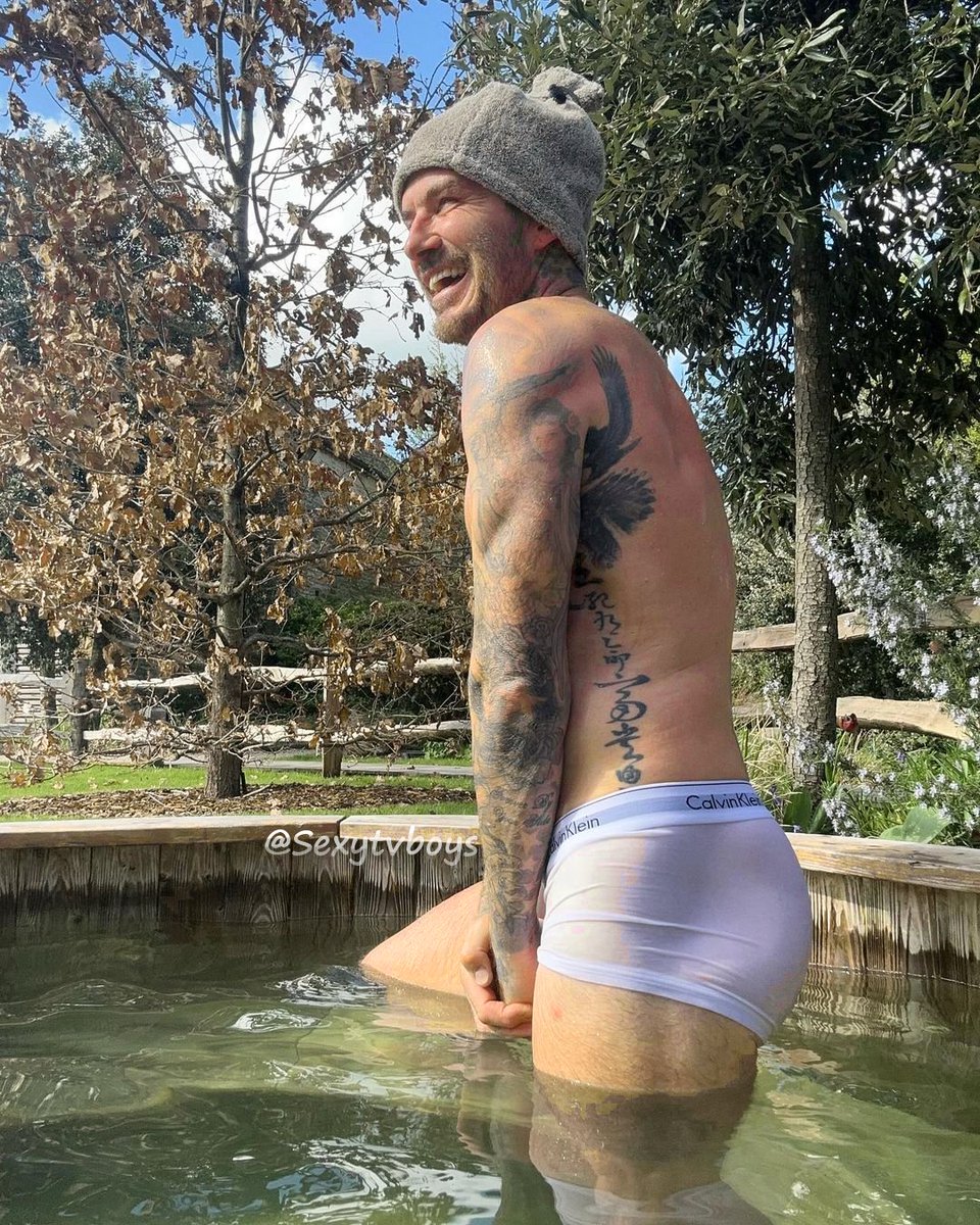 Sexytvboys's tweet photo. Brooklyn &amp; David Beckham https://t.co/KJZyHfefBV