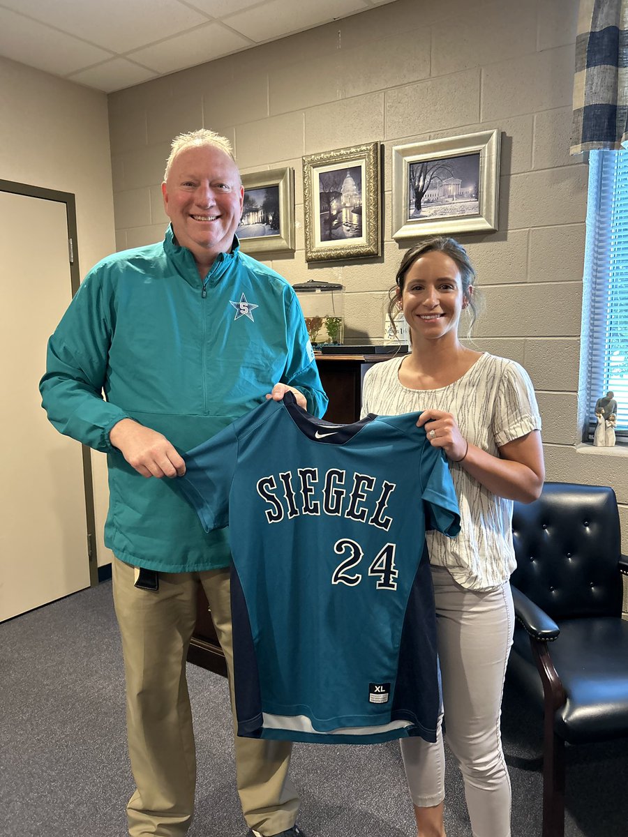 I am excited to announce Coach Kirstyn Cuccia Reed as the new @SiegelStarsSB Head Coach. She has been an assistant at @SmyrnaBulldog for 3 years. She was a 4-year starter at @MTSU and played on the 2018 Conference Championship team. Welcome Coach Reed to @SiegelHighStars.