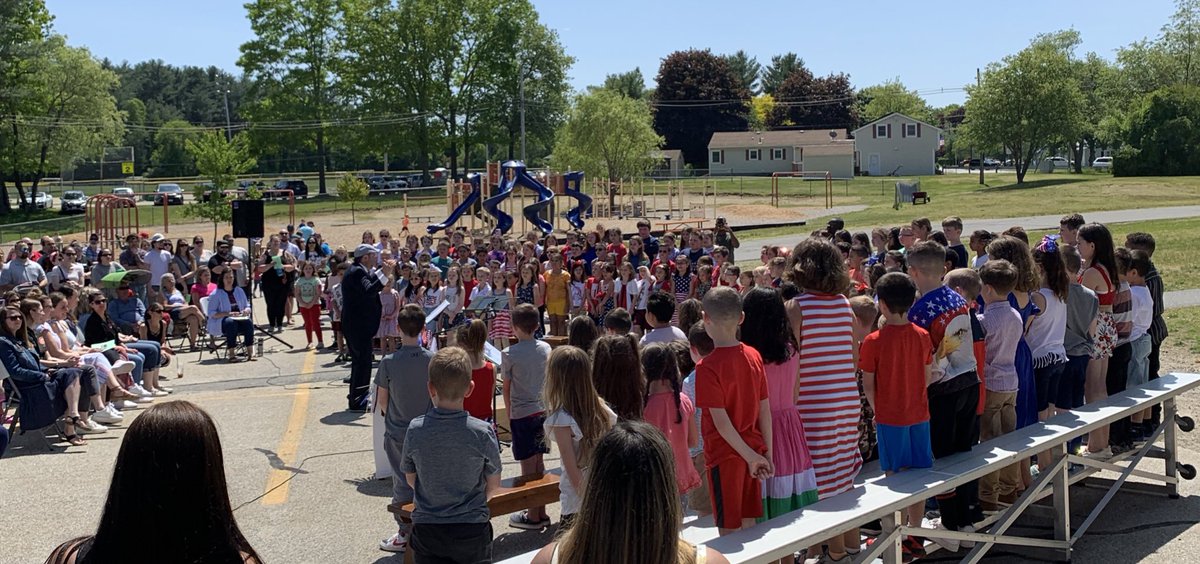 Incredible Memorial Day concert at Chaffee today! 💪🏴‍☠️🧡🇺🇸 <a href="/Chaffee_IC/">Chaffee IC</a> <a href="/hutchinson_ap/">Christen Hutchinson</a> <a href="/BartonPto/">Clara Barton PTO</a> <a href="/RobPelczarski/">Mr. P @ Chaffee</a>