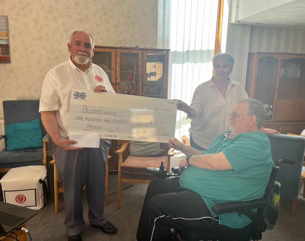 McCartney House residents enjoying Souper Friday today with residents presenting Pete from Blood Runners  - a  local volunteer Charity transporting bloods etc in emergencies with proceeds from raffles.  #McCartneyHouse, #MuirLiving,  @MuirGroupHA, @MuirBrighterDay