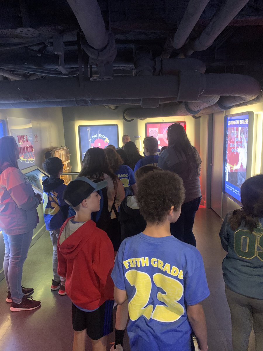 Mr_ARobertson's tweet photo. A great day in Charleston at @Patriots_Point! Will miss this group of fifth graders!!! 💙💛 https://t.co/SVBrqwiuVG