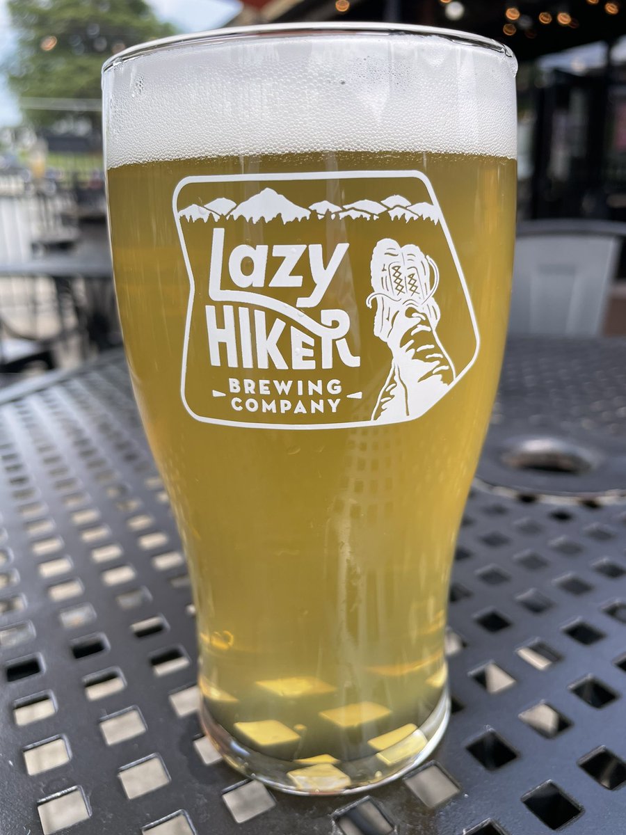 To the weekend! #wnc  #ncliving #mountainliving #findyourplace #hikeyourownhike #wncbeer