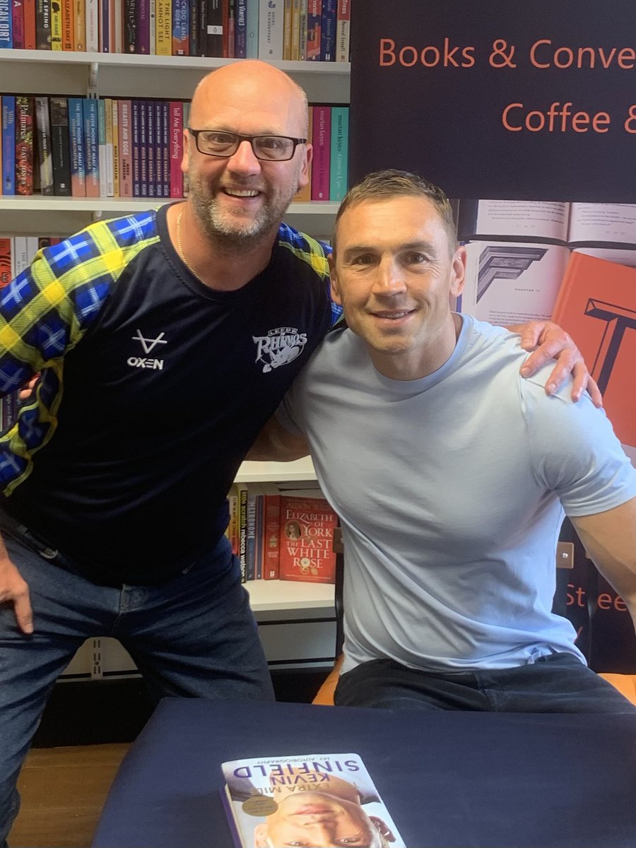 MattNutter1976's tweet image. Amazing to meet this true Legend &amp;amp; Gentleman at his book signing in Farsley #kevinsinfield #sirkev #theextramile #mnd