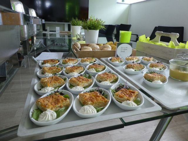 hello_volla's tweet photo. Impressions from the Volla Community Days! It was a successful and productive get together. Big thanks to all of our supporters!

#volla #opensource #freedom #software #gnuhealth #UbuntuTouch #VollaOS #vollaphone22 #safetybrands #startmail #SailfishOS #gigaset #linuxnordic https://t.co/wVsdGLX51t