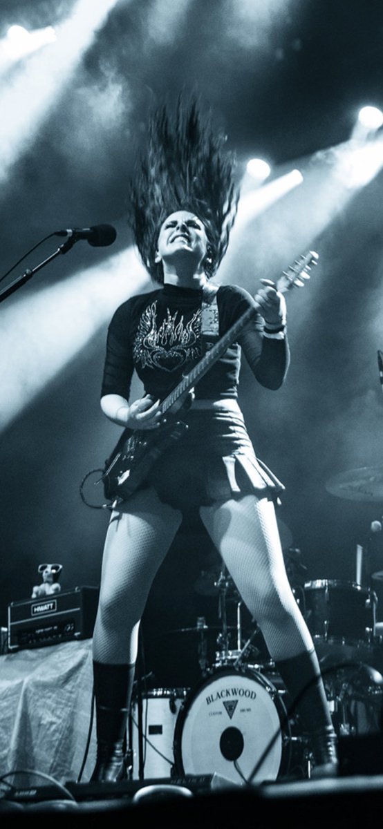 pool kids tweet media