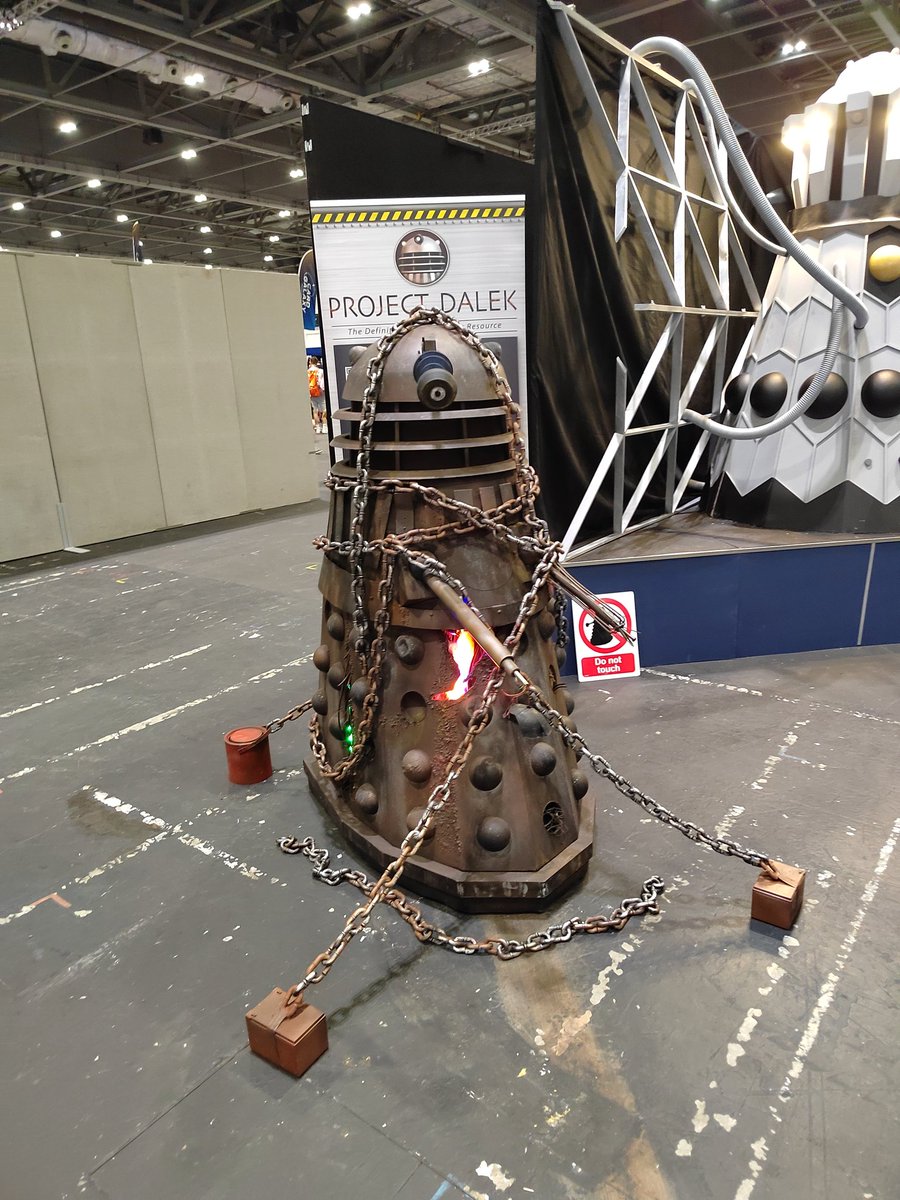 Mattybrown95's tweet photo. Every year I forget how much fun Comic con is. Need to get my arse in gear and come in cosplay again. https://t.co/4IaDEWAySC