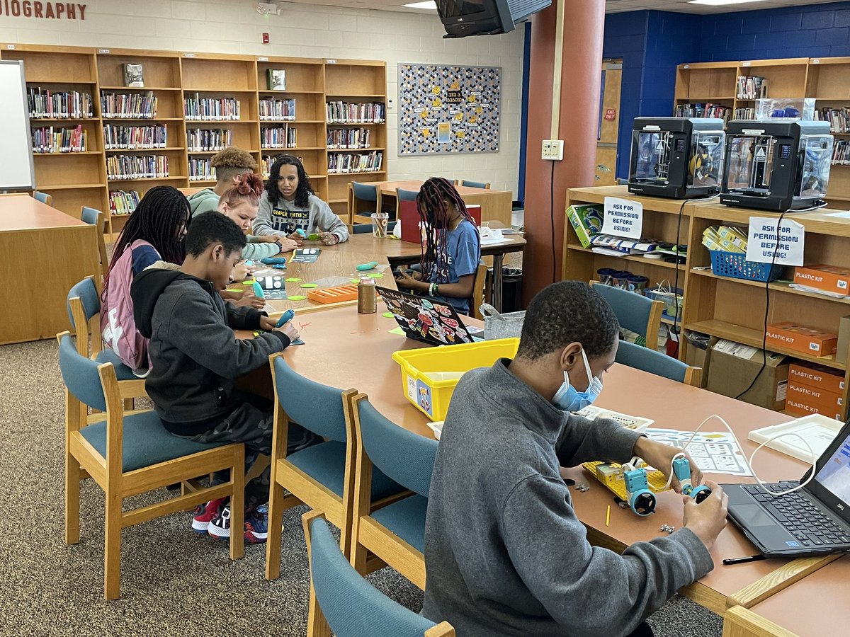 Kirsten Vandegrift tweet media