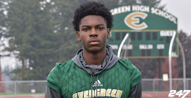 Vancouver (Wash.) Evergreen TE Arthur Ban Is a Unique Playmaker

LINK - 247sports.com/high-school/wa…