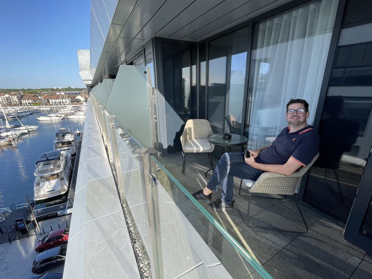 travelblogjamie's tweet image. Welcome back to @Harbour_Hotels #Southampton! We have a gorgeous small double room w/balcony. It’s fresh &amp;amp; bright w/ lovely blue accents, some little luxuries, views of Ocean Village &amp;amp; Ocean cruise terminal. It’s going to be a fab stay ahead of tomorrow’s #cruise #harbourhotel