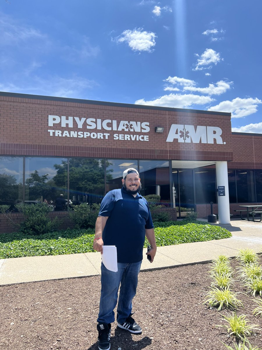 CoreyRiddle88's tweet photo. @Melendez040391 and I getting out and about trying to bring some of those amazing Firstnet Customers!!@Keith_MrHowdy @King_JMontano @DaleB1 @dullesHerro14 https://t.co/0L0V1C4qqG