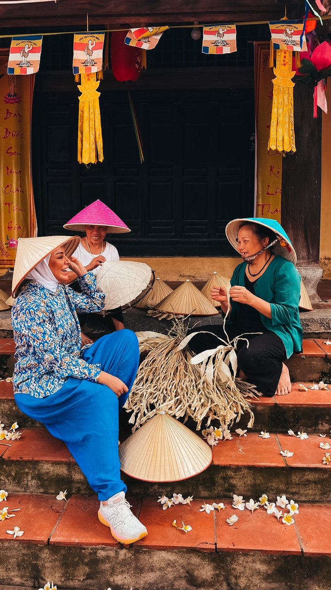 مُناي التقي on Twitter "Vietnam 💙"
