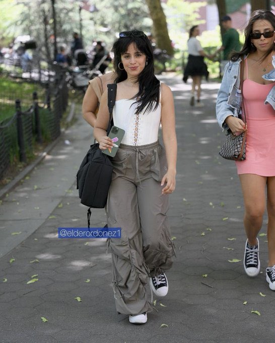 CCLMIDIAS's tweet photo. 📸 | Camila Cabello hoje em New York! https://t.co/vcdEH6vdZt