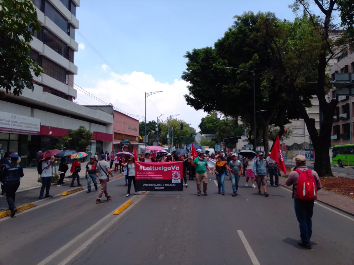 cuartosol's tweet photo. El jueves 25 de mayo de 2023 el @SutiemsOrg realizó una movilización de Capital Humano al Zócalo, a partir de las 10:00 horas,en demanda de aumento salarial por encima de la inflación, así como la integración salarial, un plan de jubilación digno y reducción de la jornada laboral https://t.co/LN8zEaoklx