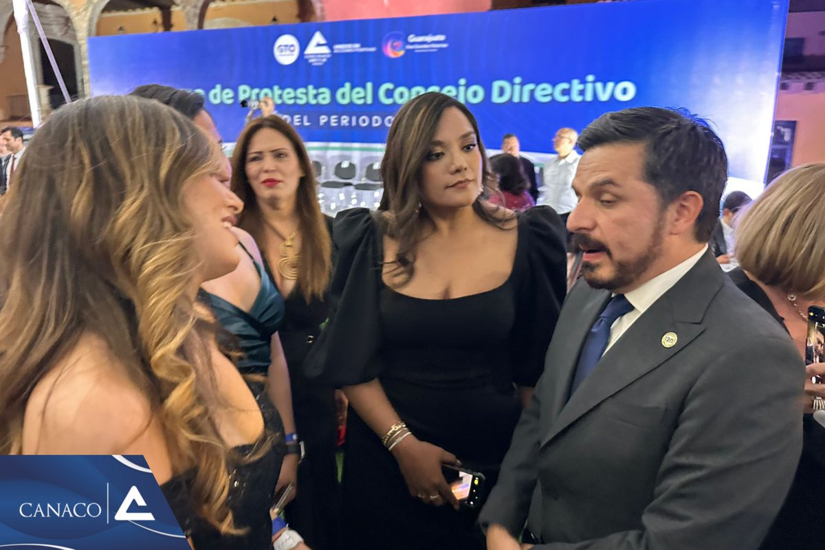 En reunión de @Concanaco  nuestra presidenta <a href="/VictorinoNayeli/">Nayeli Victorino</a> y <a href="/zoerobledo/">Zoé Robledo</a> director del <a href="/Tu_IMSS/">IMSS </a> mantuvieron una conversación prometedora para fortalecer la colaboración entre el sector empresarial y el IMSS en beneficio de los trabajadores y empresas de durango. #CanacoDurango