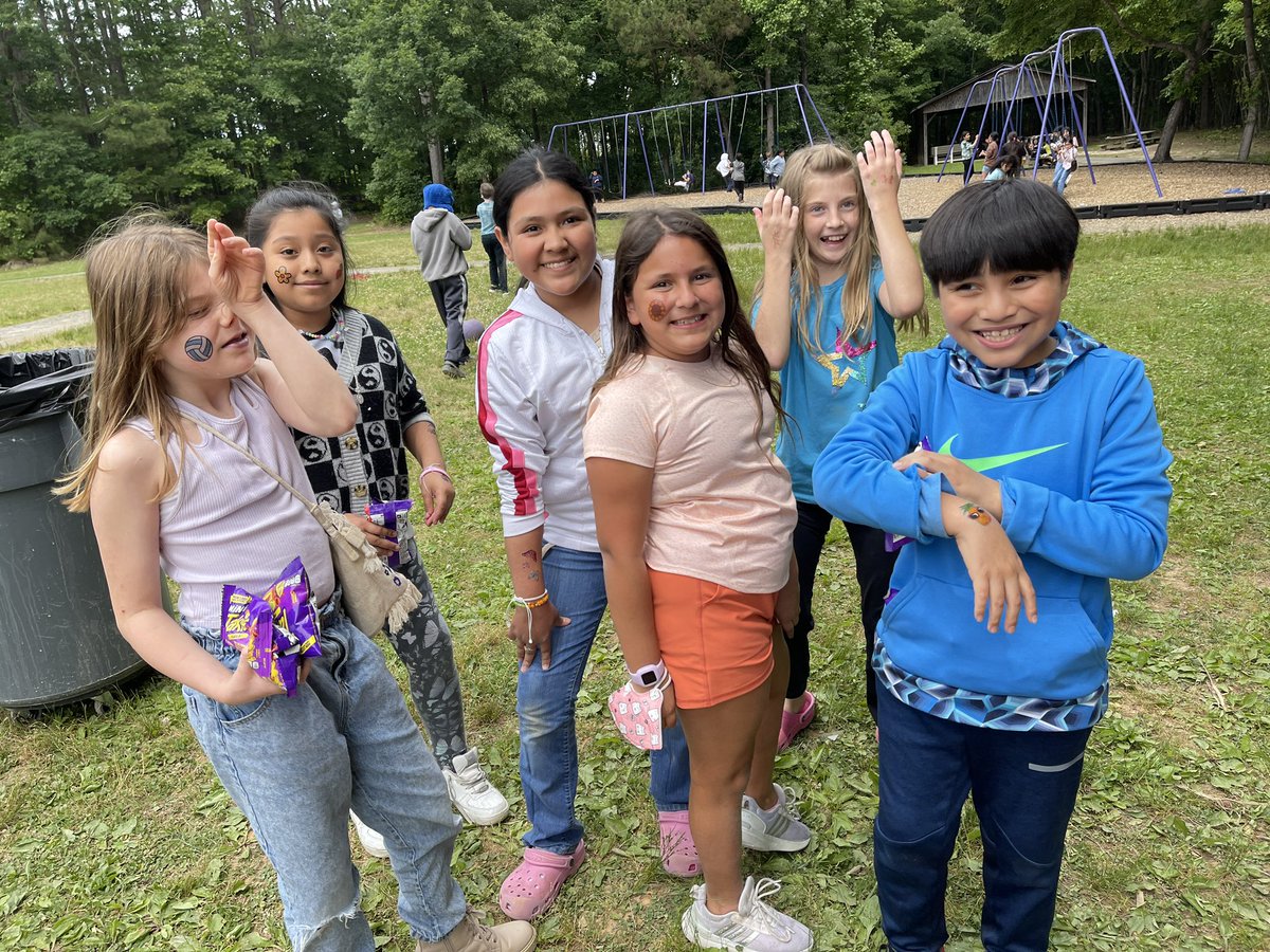 CraigDodson14's tweet image. TATTOOS &amp;amp; TAKIS! Celebrating our 4th graders for winning the STAR behavior competition for this last quarter! ✨🔥#WeKnowHowToParty #EveryKidEveryDay #STARBehavior