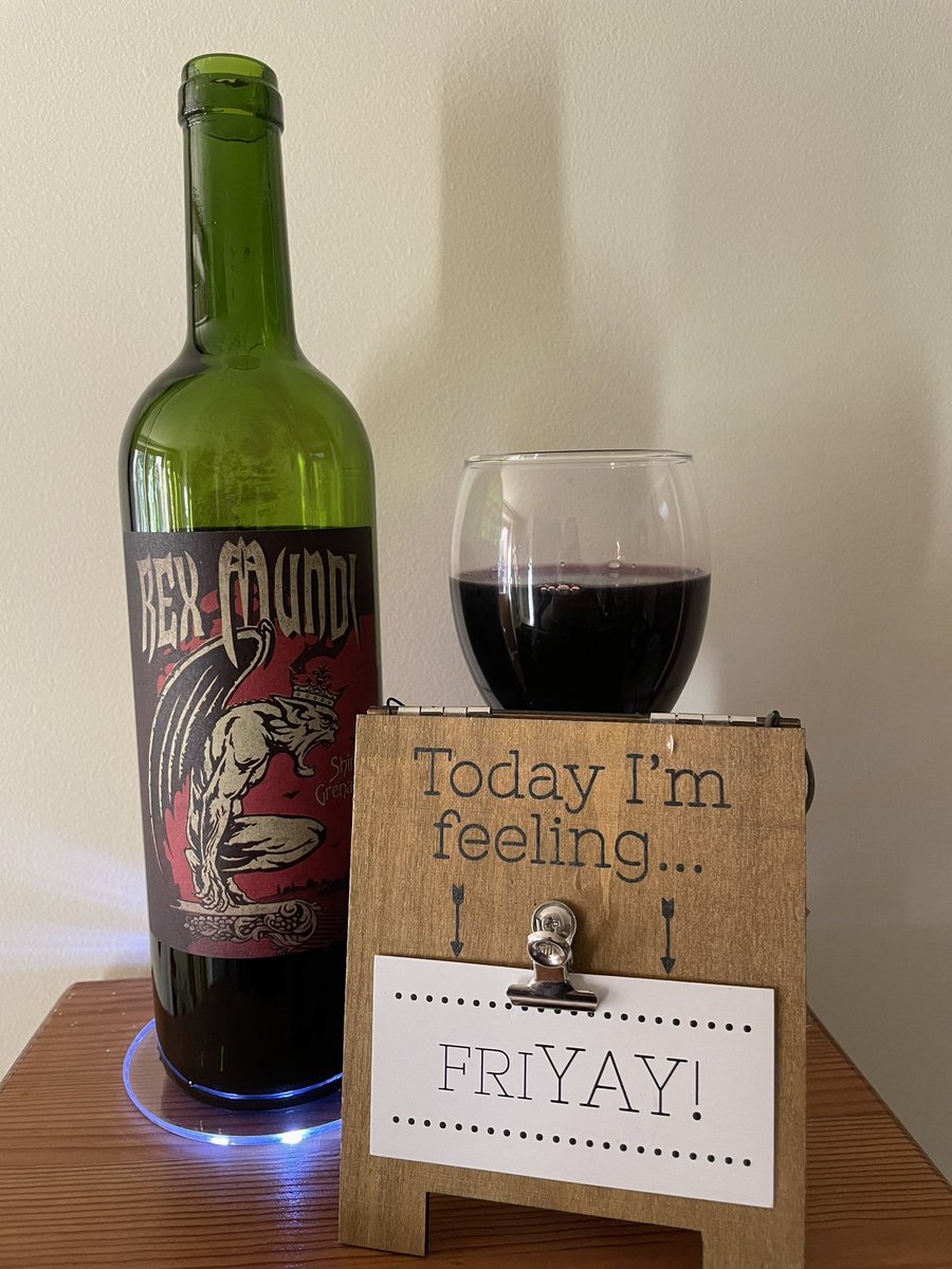 Thank goodness the weekend is here - and the added bonus of a bank holiday. #Friyay starts with a glass of one of my favourite reds. Cheers everyone! 

#FridayFeeling #wine #winedrinker #BankHolidayWeekend