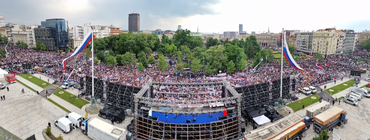 BUKAiSu's tweet image. If she is amazing, she won't be easy, if she is  easy, she won't be amazing, if she's worth it, you won't give up, if you give up, you are not worthy...truth is - everybody is going to hurt you, you just gotta find the ones worth suffering for...SERBIA💜